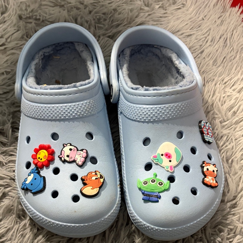CROCS Women's Sky Blue Slippers with Cute Charms